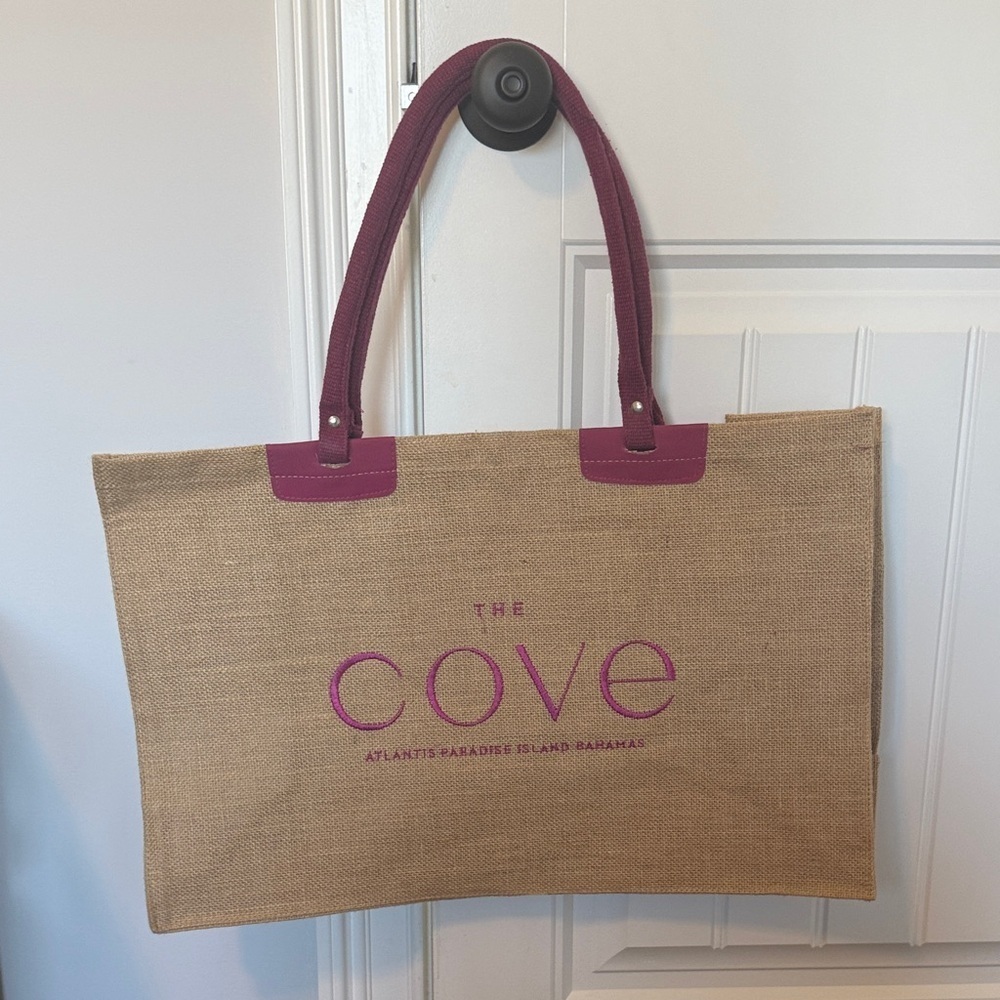 Atlantis Paradise luxury hotel The Cove Jute Tote Bag in Magenta Accents